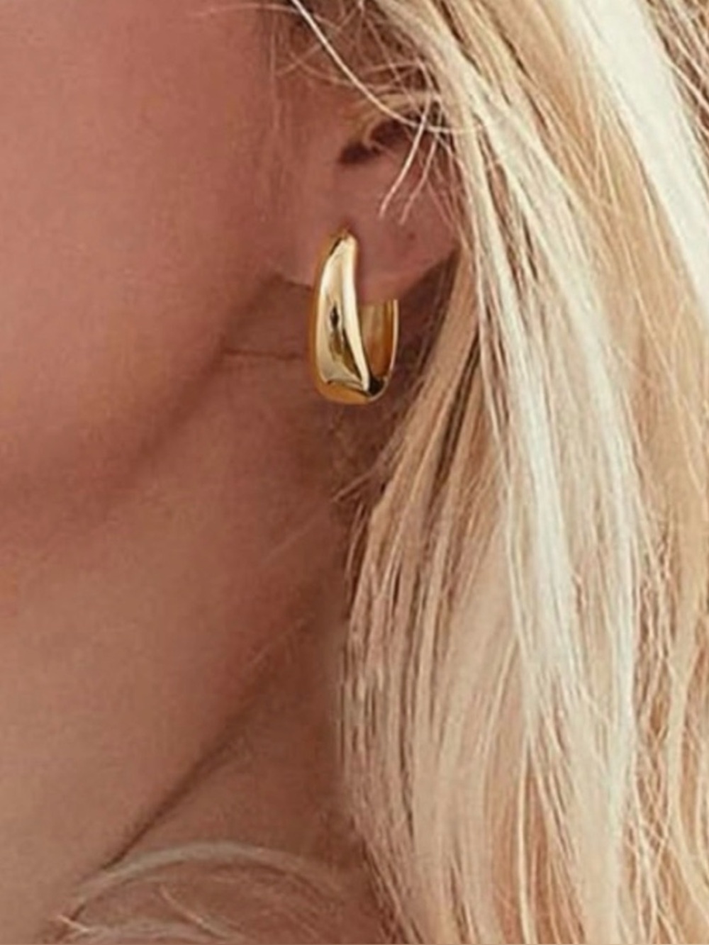 NEW 18k gold plated Elegant Gold Hoop Earrings